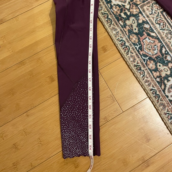 Lululemon Scallop Leggings!!! Size 4! - Picture 10 of 10